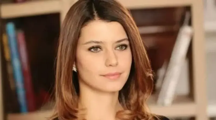 Beren Saat Bio,Age,Career,Husband,Net Worth,Children